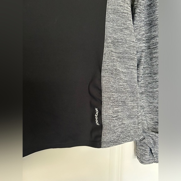 Reebok Black Long Sleeve Top Size S - Picture 8 of 10